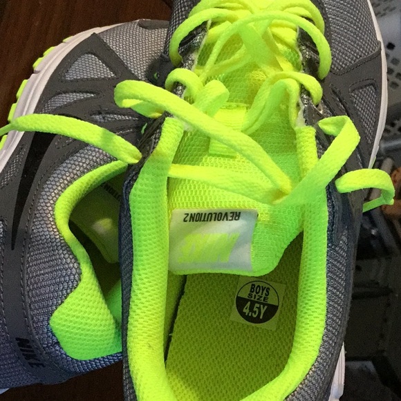 Nike Revolution 2- US Youth 4 1/2 boys size (label shown). - Picture 6 of 6